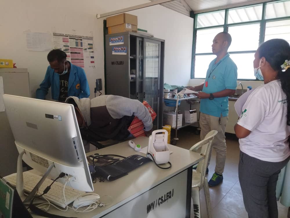 O Ministério da Saúde – O Gabinete de Garantia da Qualidade na Saúde realizou a Monitorização em Centro da Saúde de Munispio Aileu.
